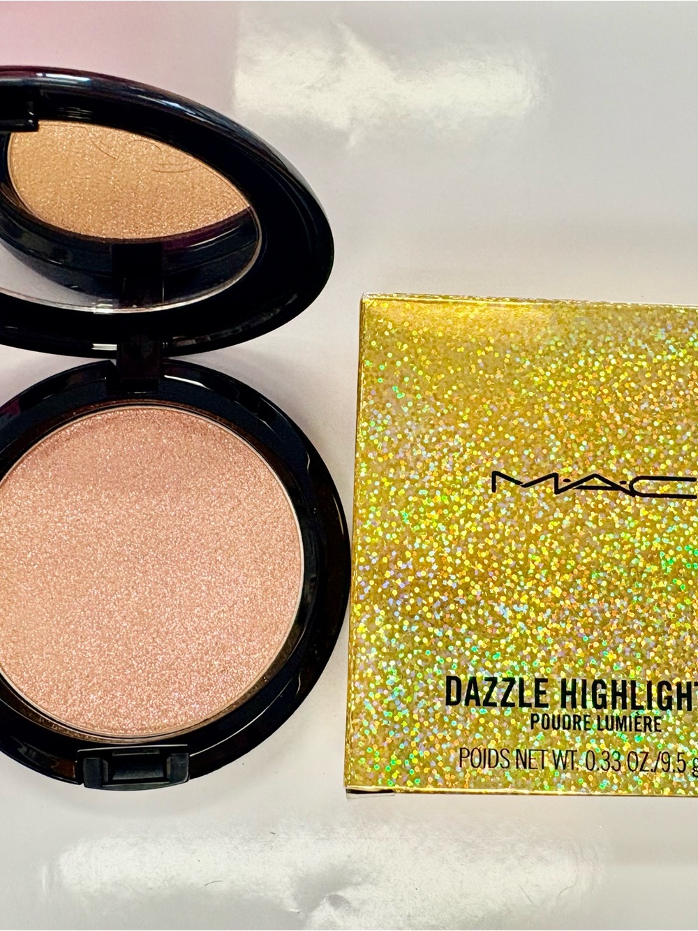 MAC Cosmetics Dazzle Highlighter – Shimmery Champagne Pink-Gold